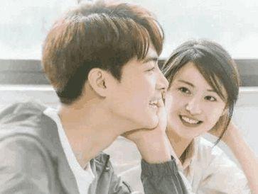 圈内爆料郑爽李易峰,娱乐圈新恋情引发热议!”